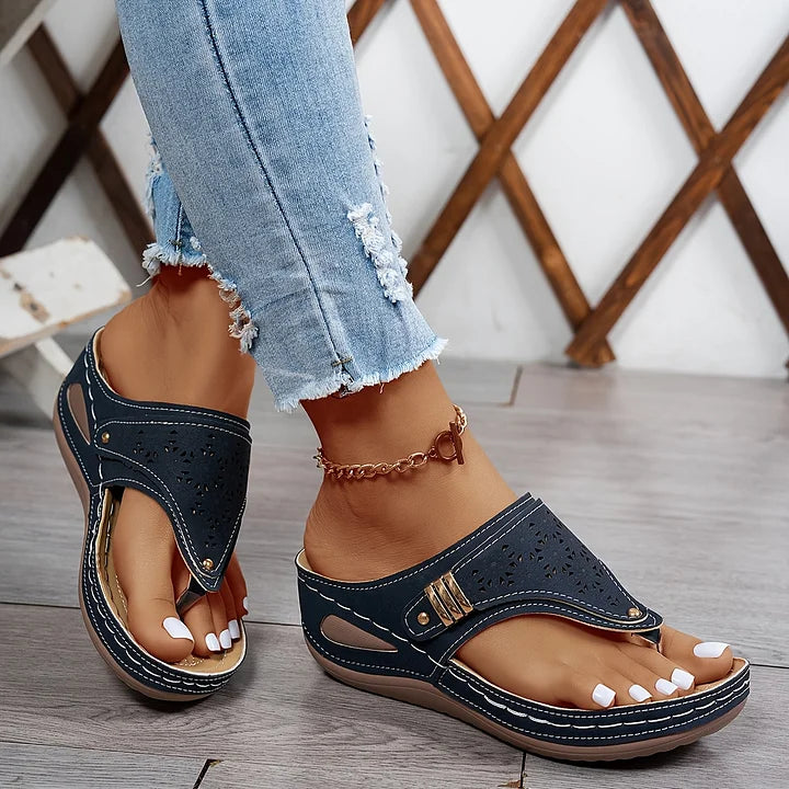 Tiara - Sandalias de Cuña Con Aberturas