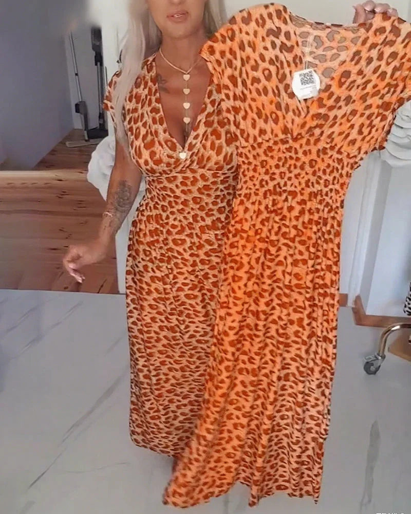 Erendira - Vestido Midi con Cuello en V y Estampado de Leopardo Manga Corta