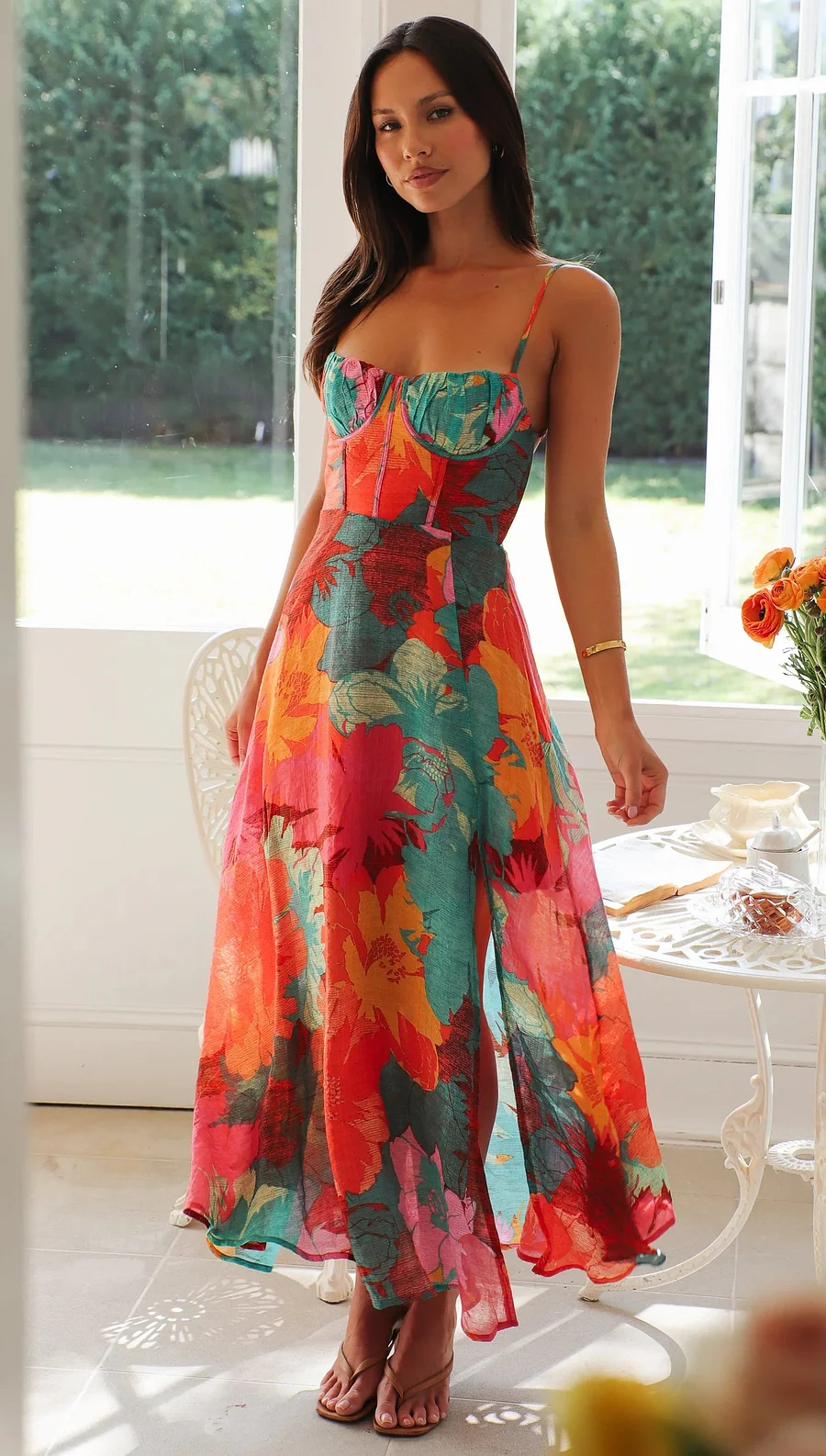 Kaitlyn | Vestido Largo Con Abertura Lateral Y Tirantes, Con Estampado Floral