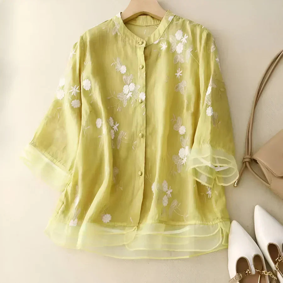 Nanda - Blusa Transparente con Bordado Floral y Cierre Frontal Con Botones