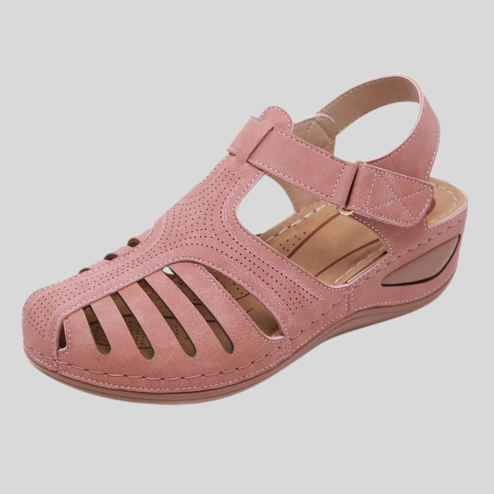 Leola | Sandalias de Puntera Cerrada Con Aberturas y Cierre de Velcro