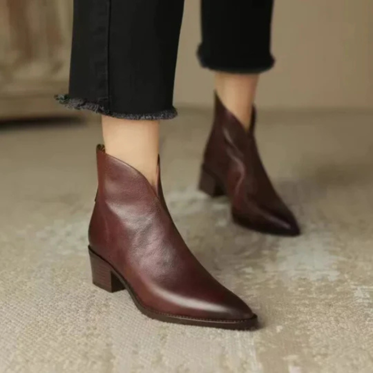 Corien | Botas con Punta Afila y Tacones Anchos