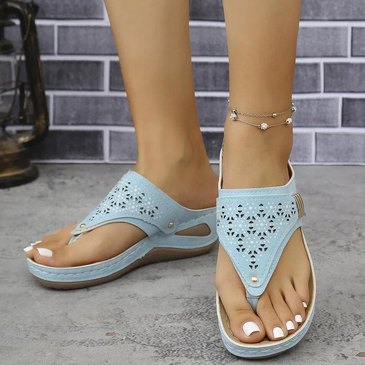 Tiara - Sandalias de Cuña Con Aberturas