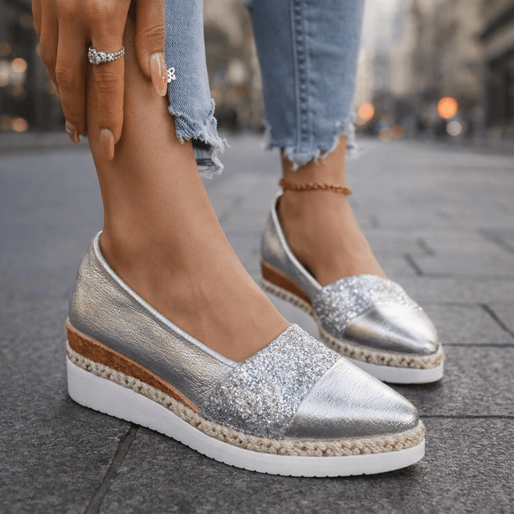 Jahaira | Alpargatas De Cuña Con Punta Afilada Y Acabado Brillante