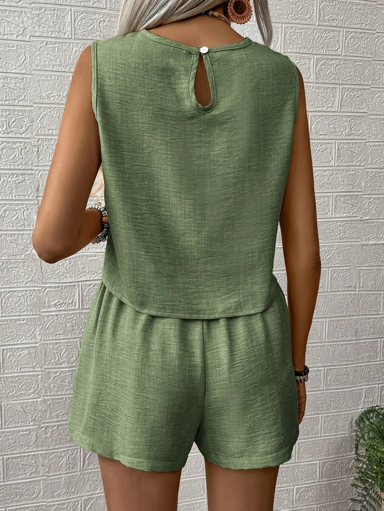 Nella | Conjunto de Dos Piezas con Top Sin Mangas y Shorts