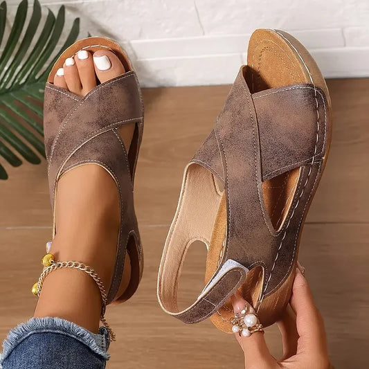 Clarisa | Sandalias De Cuña Con Tiras Cruzadas Y Correa Trasera