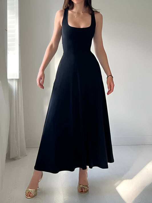 Jasmini | Vestido Midi Con Cuello Cuadrado Y Silueta en a
