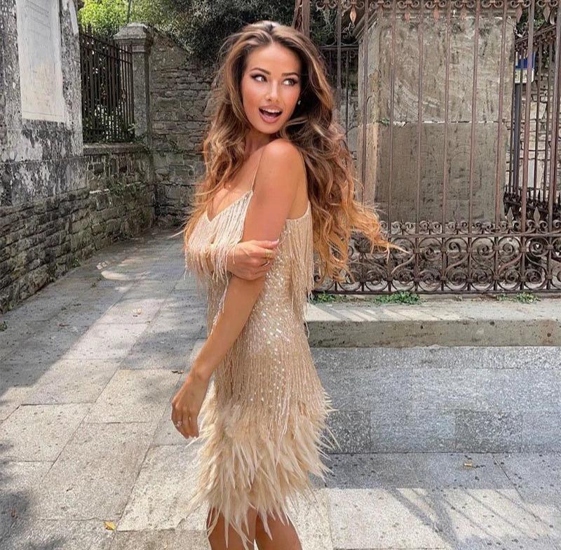 Jemima | Vestido Mini con Tirantes Flecos y Plumas