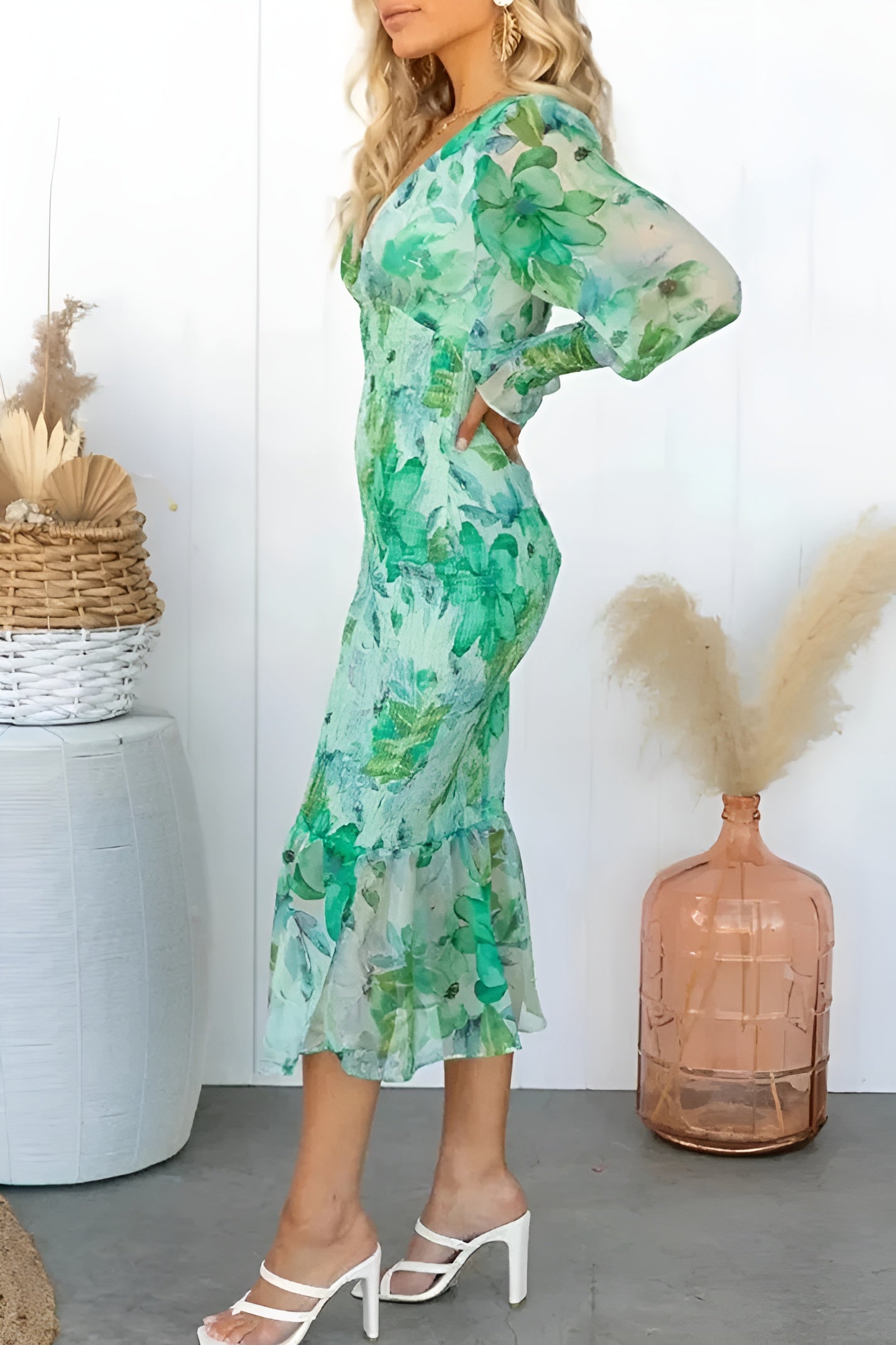 Nayra | Vestido Midi Floral Con Cuello en V Y Manga Larga