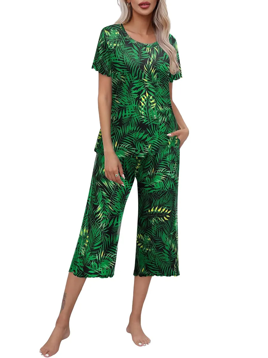 Rashini | Conjunto Floral Manga Corta Capri