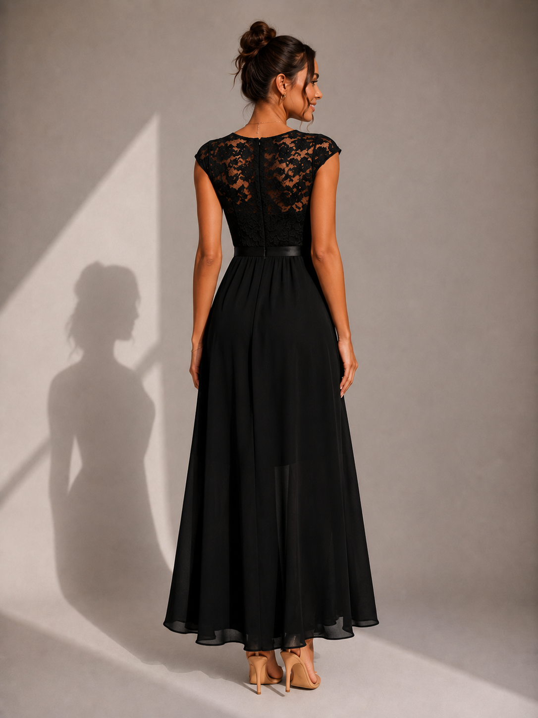 Yoanna | Vestido Maxi con Encaje Volante y Abertura