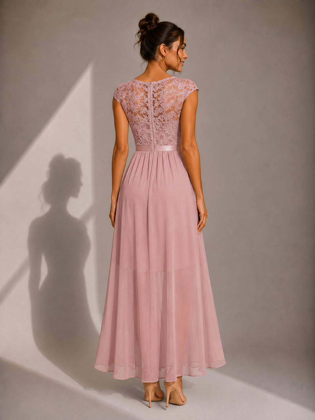 Yoanna | Vestido Maxi con Encaje Volante y Abertura
