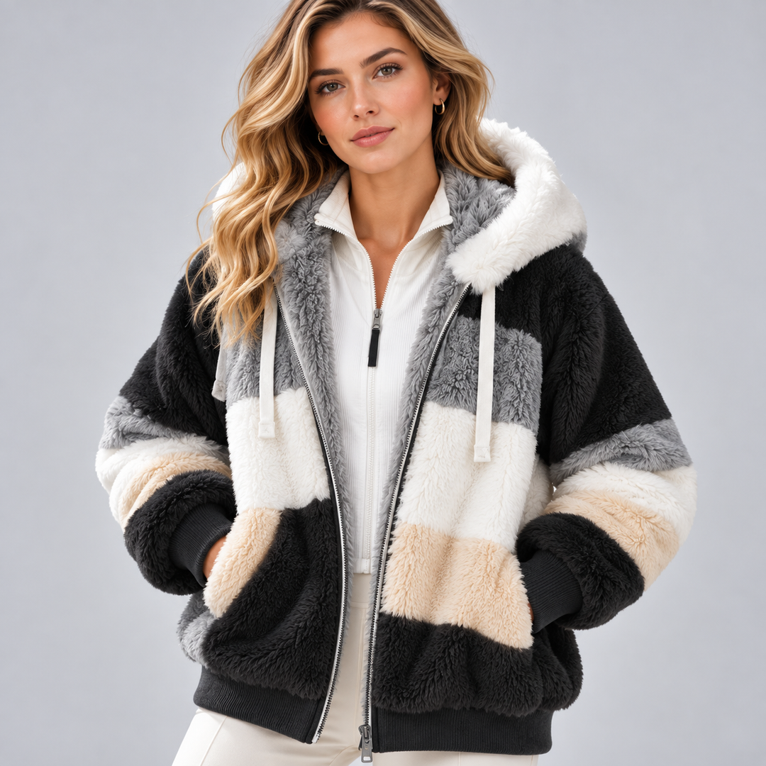 Mafalda | Chaqueta con Textura Suave y Capucha
