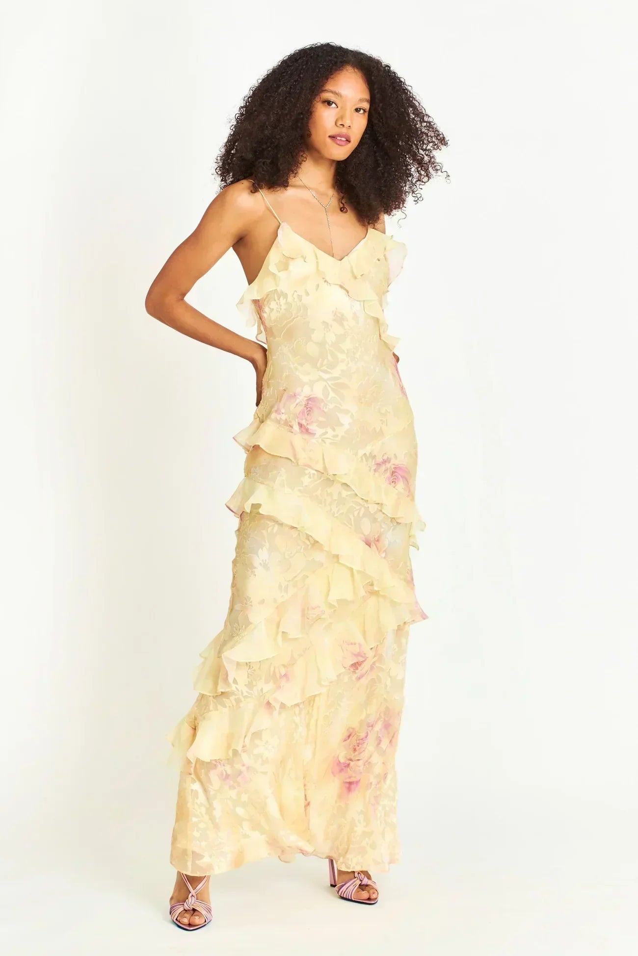 Latonya | Vestido Largo Con Tirantes Y Volantes Florales