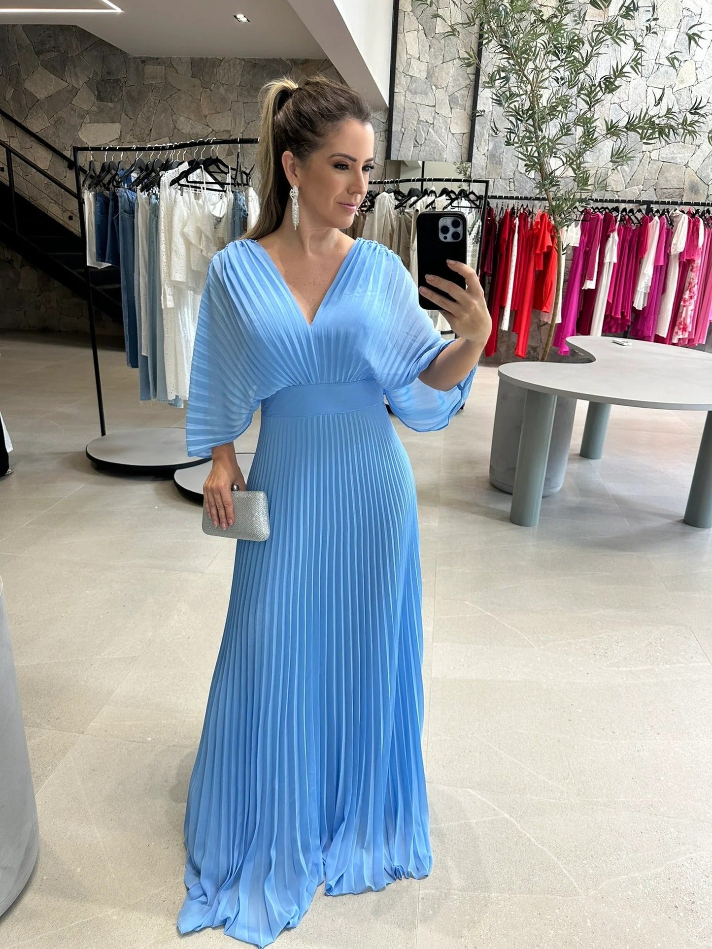 Valerija - Vestido Largo Plisado Con Cuello en V y Mangas Fluidas