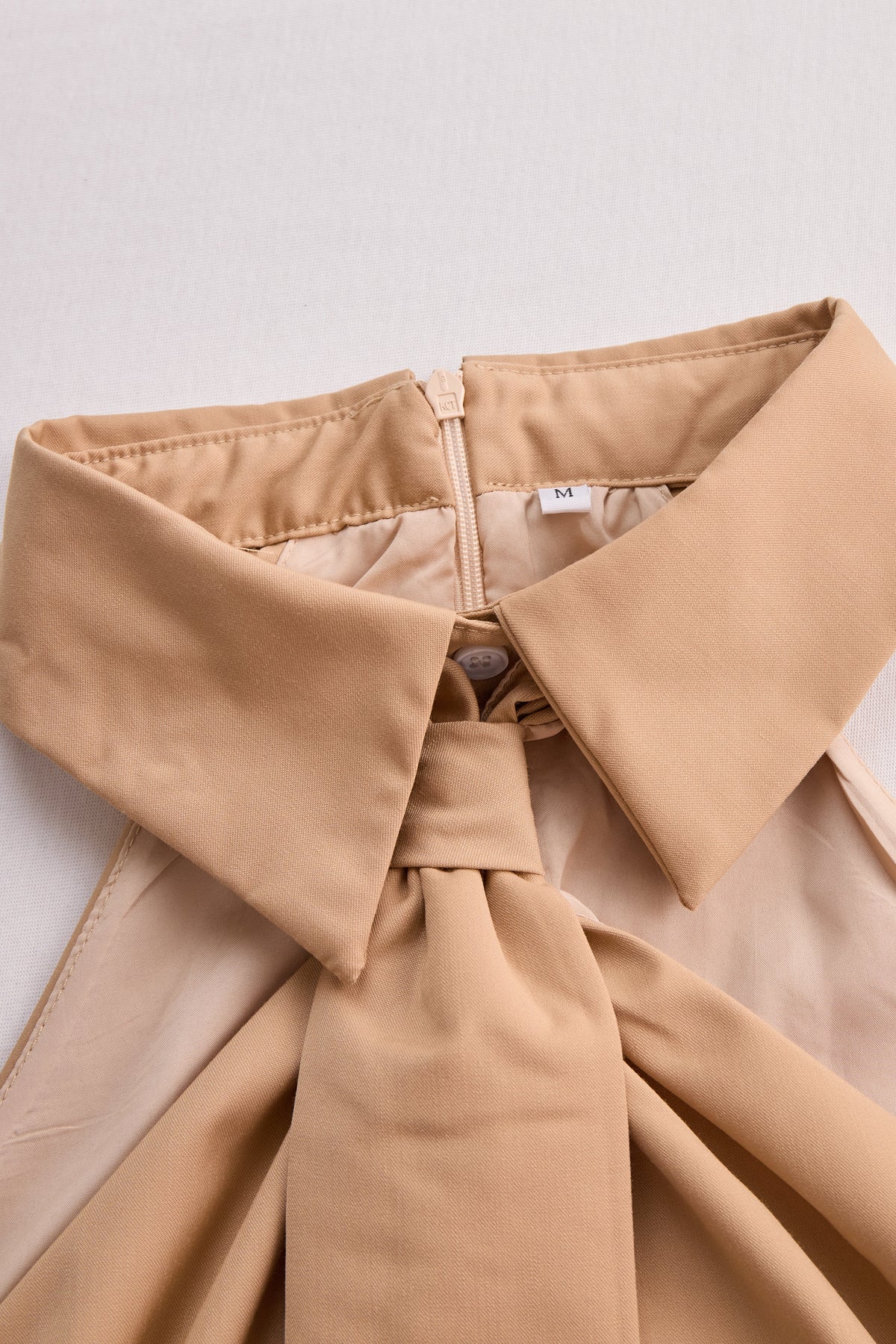Yerin | Blusa Sin Mangas Con Cuello Halter Y Lazo