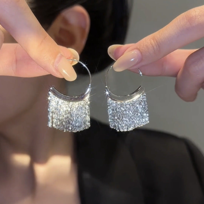 Imalken | Conjunto de Pendientes y Collar con Borlas Texturizadas