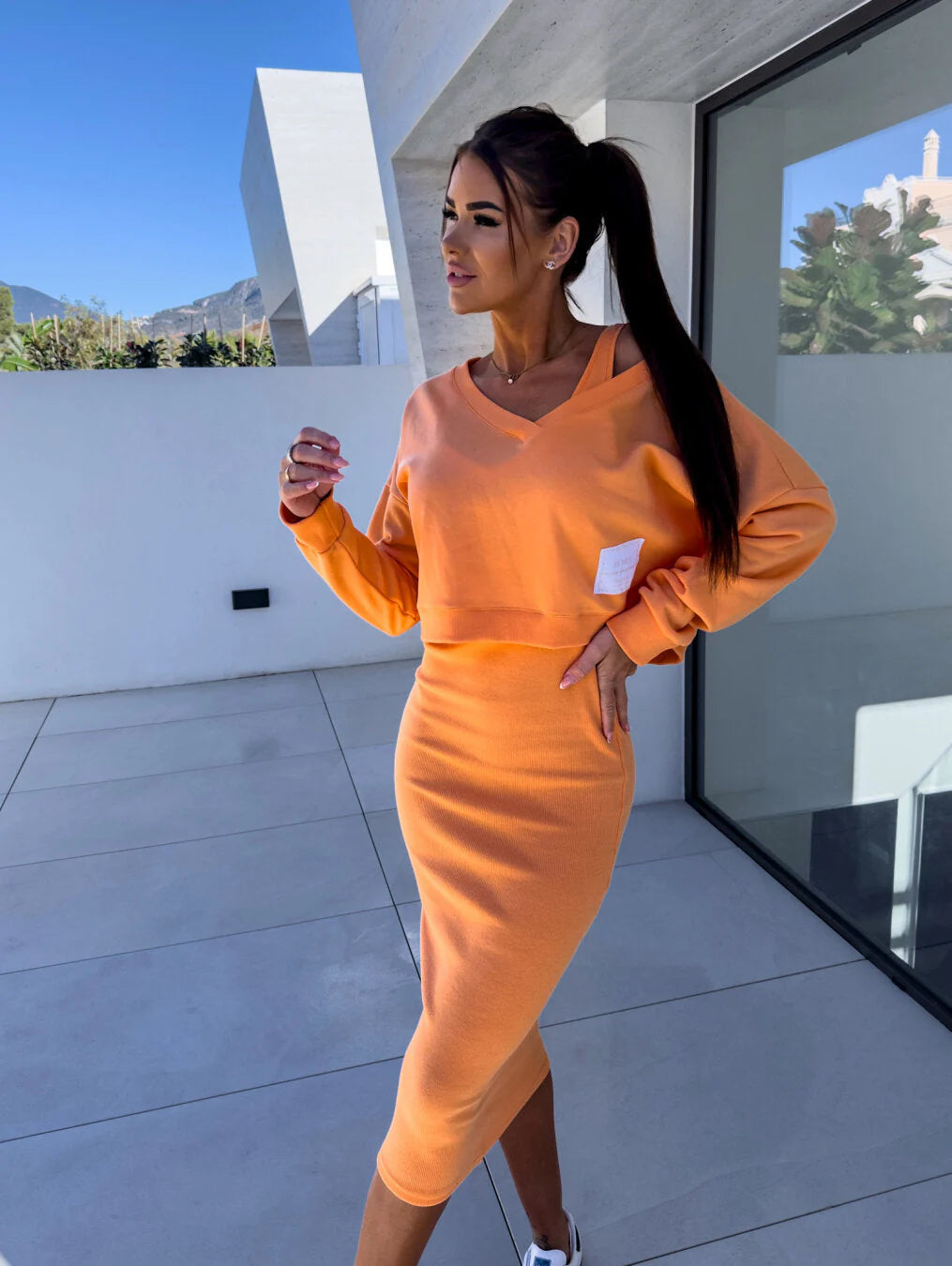 Latasha | Conjunto de Vestido midi de Manga Larga con Cuello en V