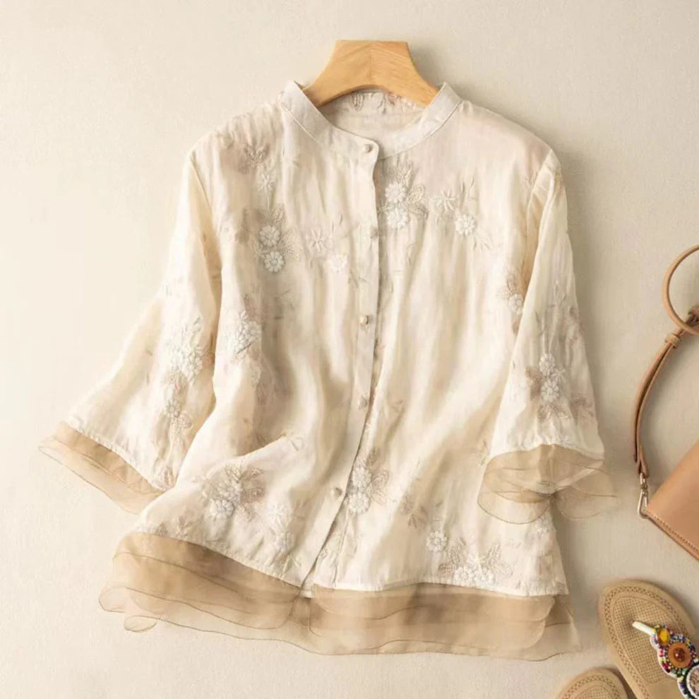 Nanda - Blusa Transparente con Bordado Floral y Cierre Frontal Con Botones