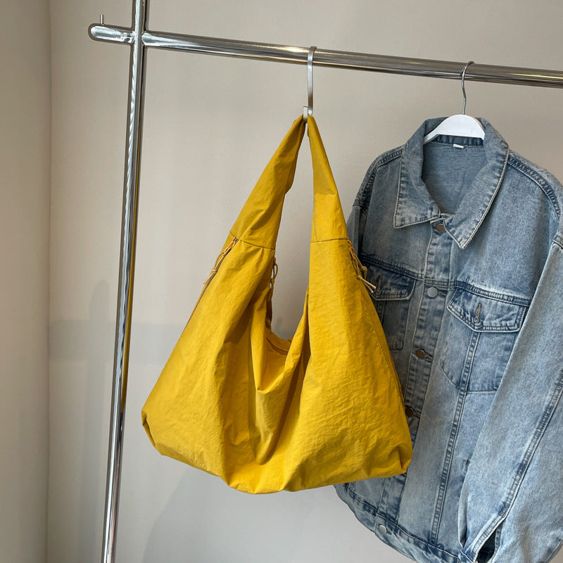 Marilla | Bolso Hobo de Hombro Extragrande de Nailon