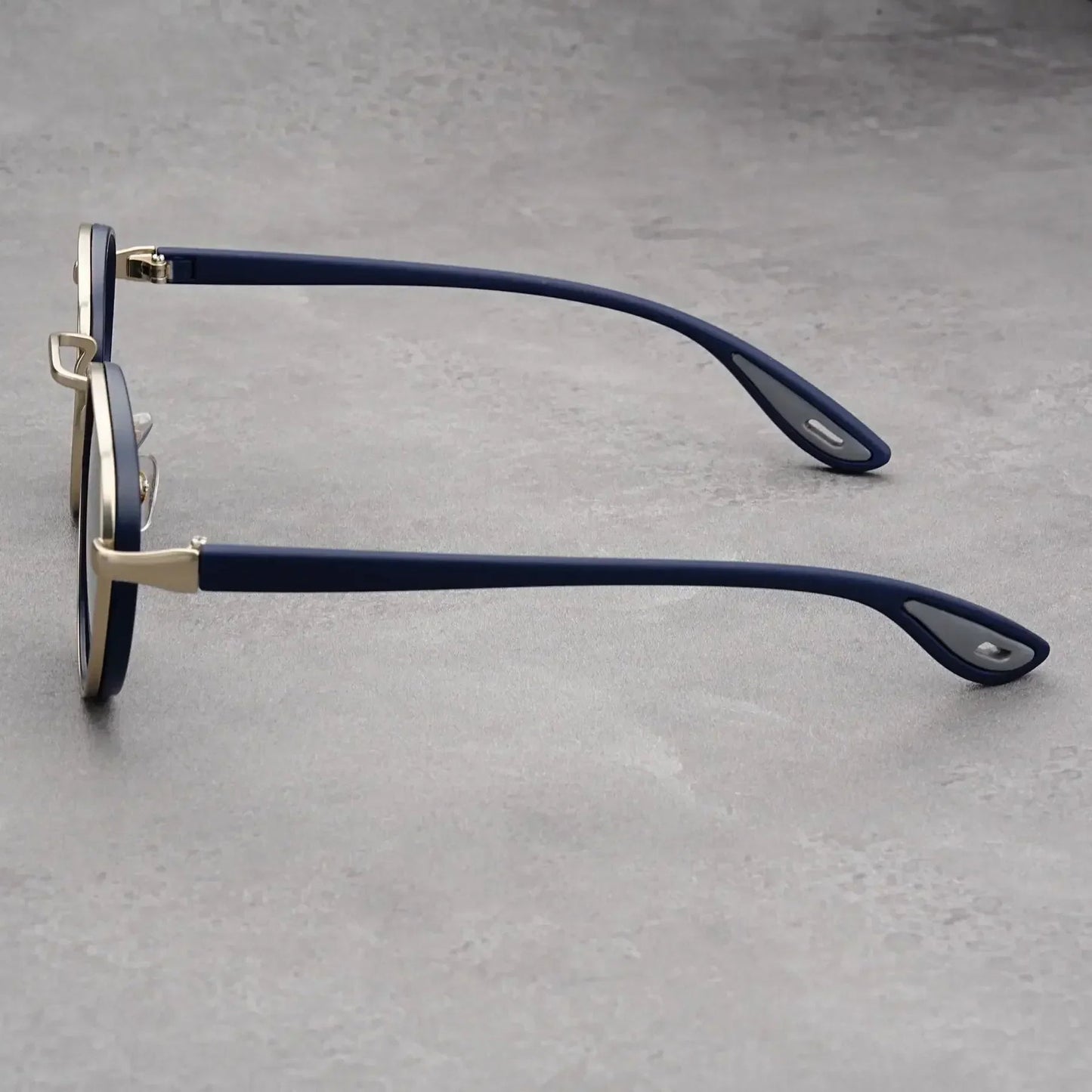 NoirGlow | Gafas Retro Redondas con Marco Doble Metálico