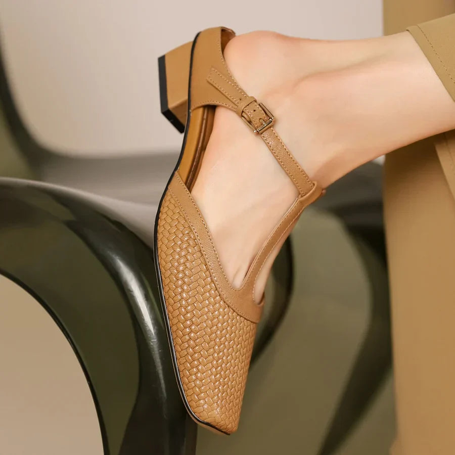 Birte | Zapatos De Tacón Bajo Con Correa en T Y Diseño Trenzado