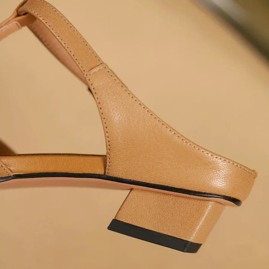 Birte | Zapatos De Tacón Bajo Con Correa en T Y Diseño Trenzado