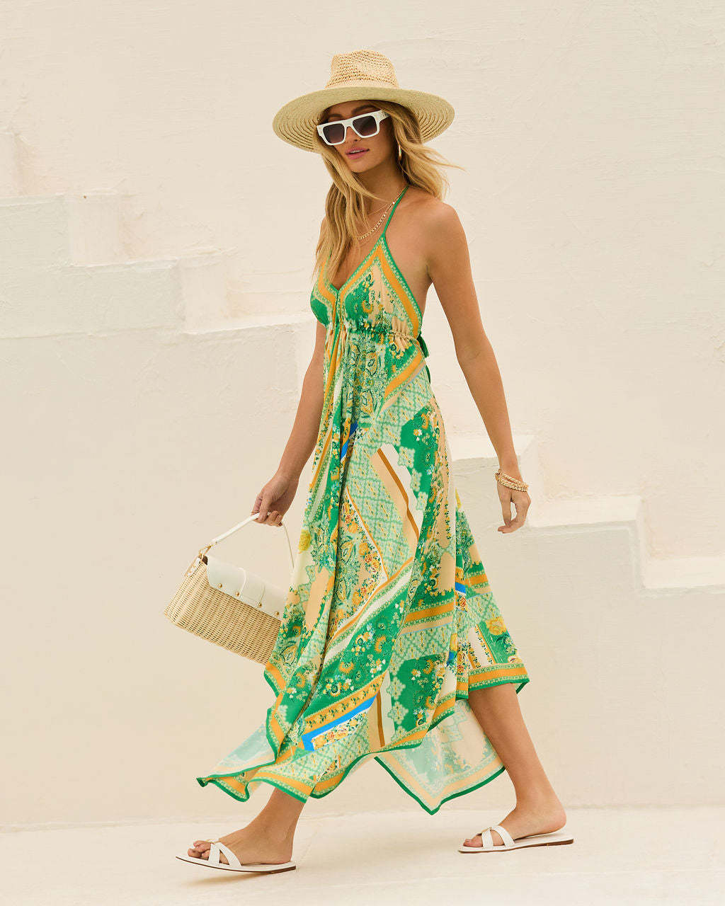 Delfina | Vestido Largo Sin Espalda Con Cuello Halter Y Estampado