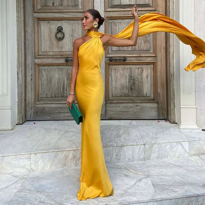 Lucila - Vestido Largo Drapeado Con Cuello Halter