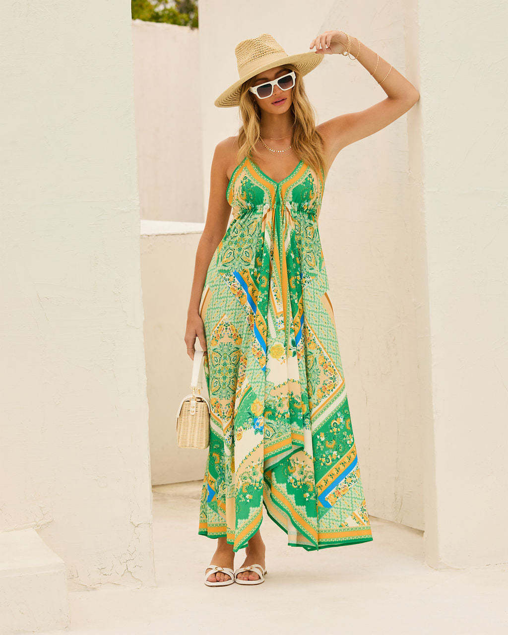 Delfina | Vestido Largo Sin Espalda Con Cuello Halter Y Estampado