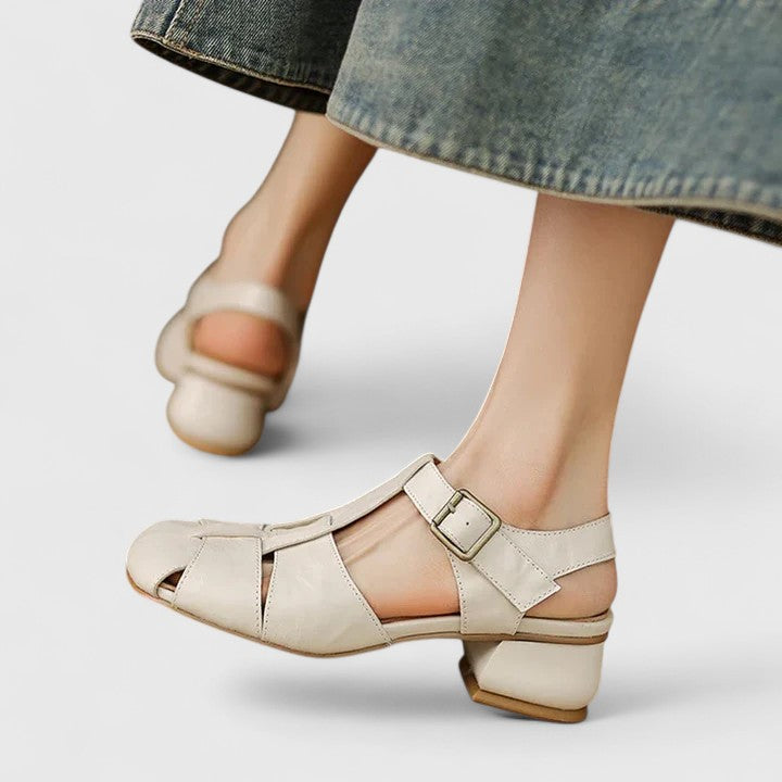 Kathy | Sandalias Cerradas con Tacón Bajo y Hebilla