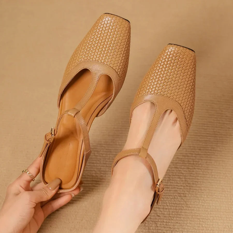 Birte | Zapatos De Tacón Bajo Con Correa en T Y Diseño Trenzado