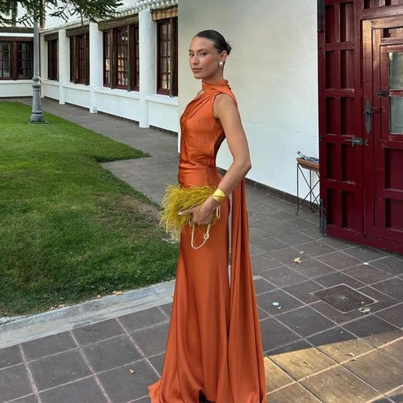 Lucila - Vestido Largo Drapeado Con Cuello Halter