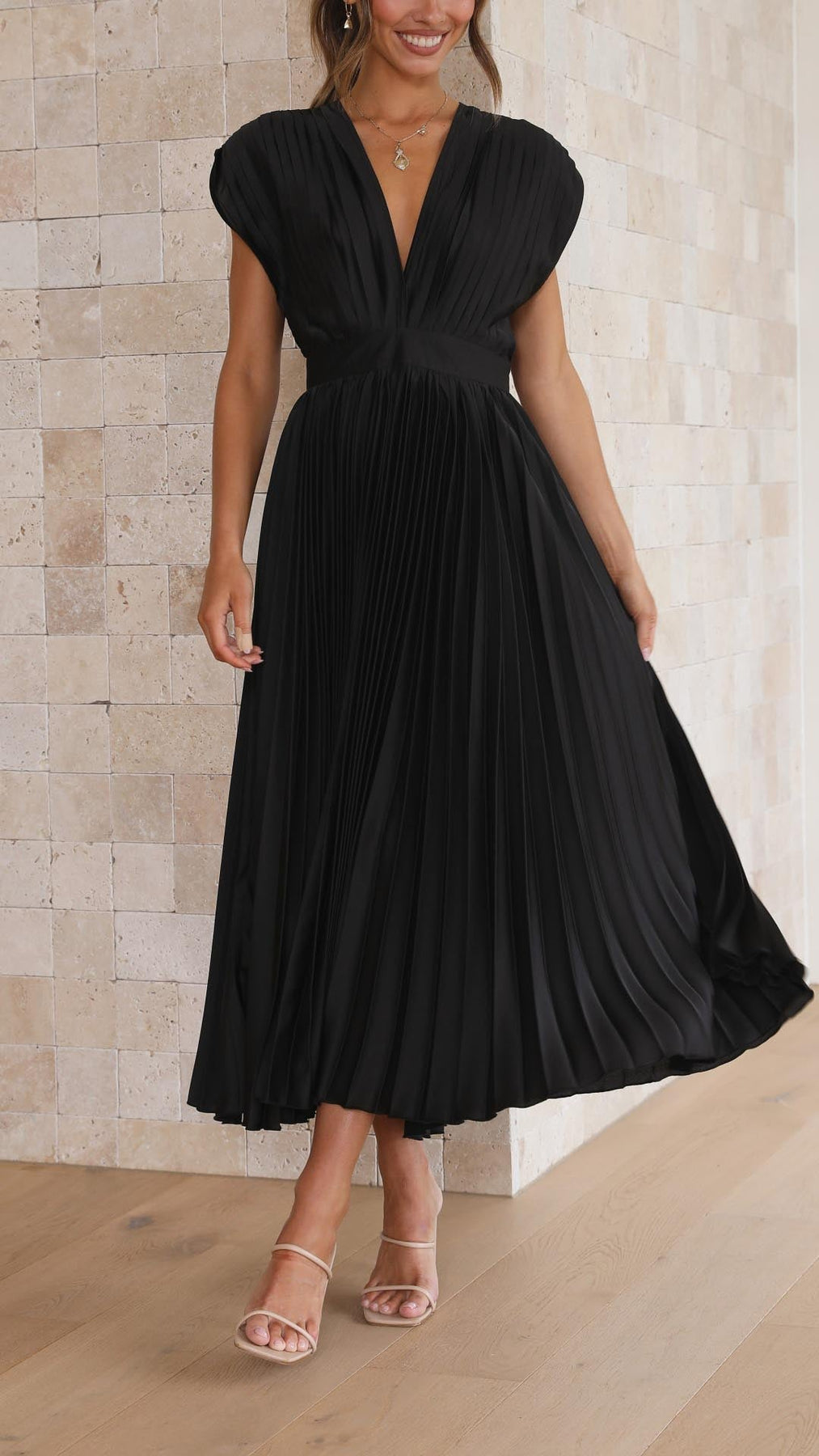 Iria | Vestido Midi Con Cuello en V Plisado Y Mangas Casquillo