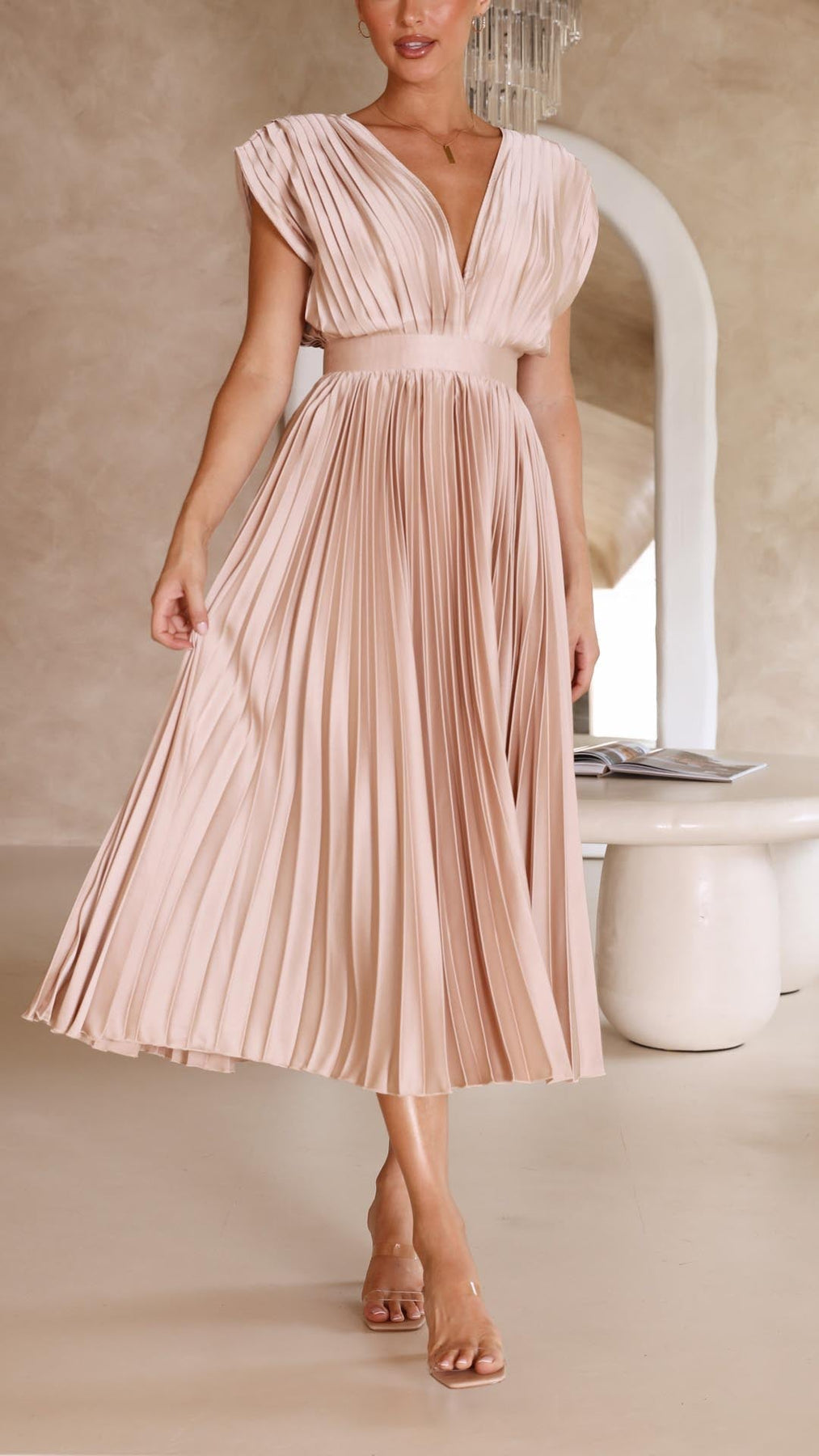 Iria | Vestido Midi Con Cuello en V Plisado Y Mangas Casquillo