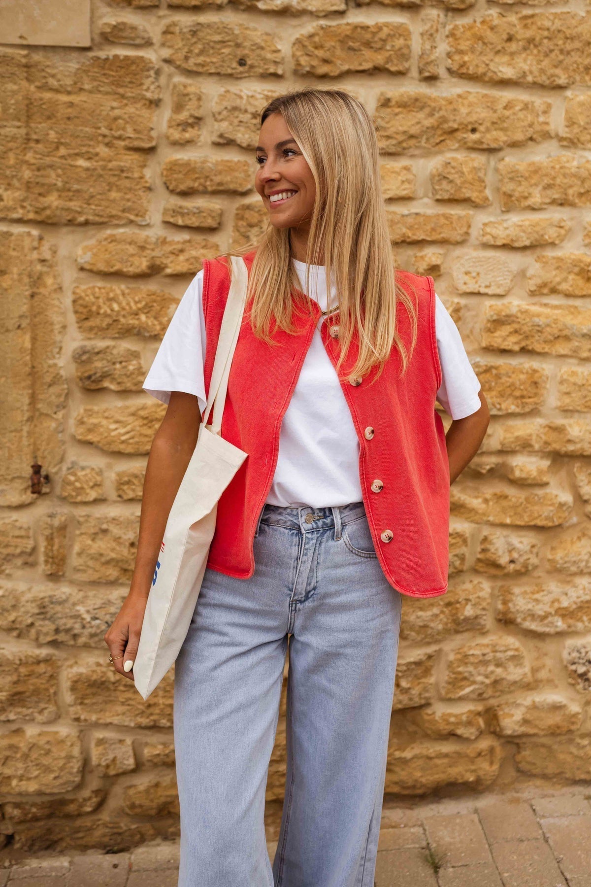 Ellinor | Chaleco De Punto Sin Mangas Color Coral Con Cierre Frontal De Botones