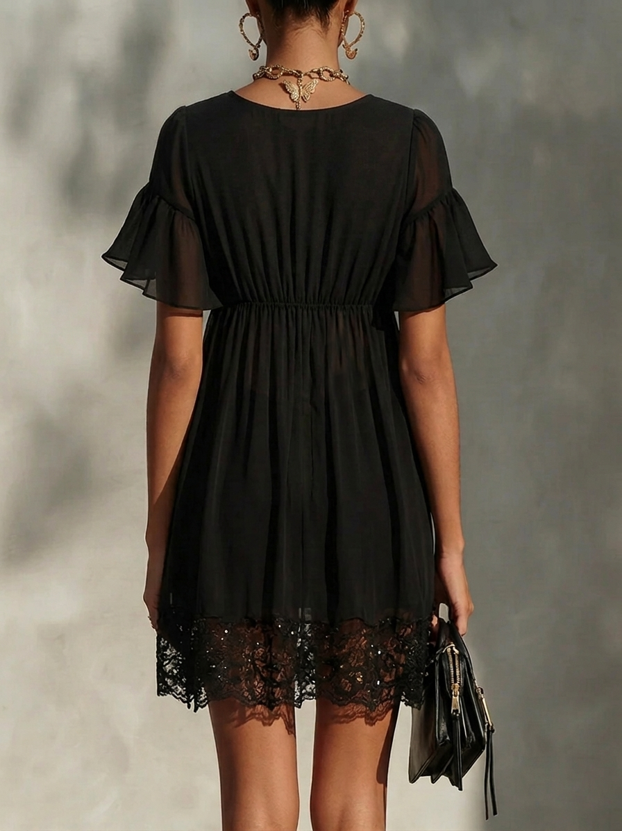 Sanya | Minivestido Negro Con Bajo de Encaje y Cremallera Frontal