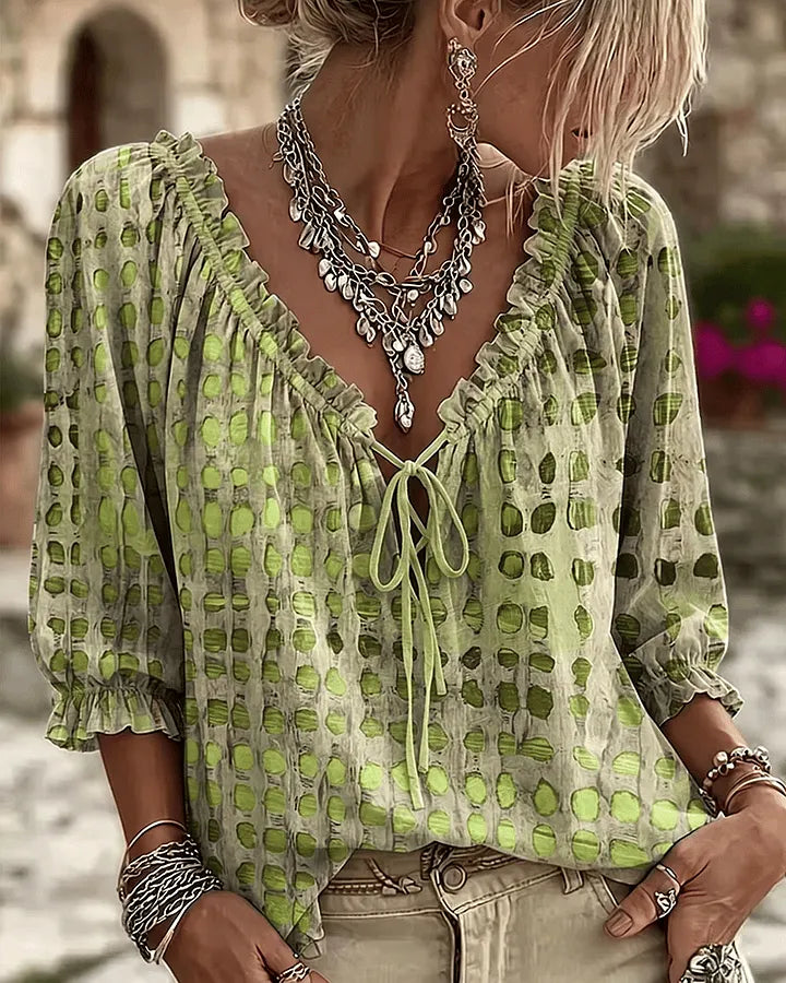 Orlyna | Blusa De Lunares Con Cuello V Y Cordón
