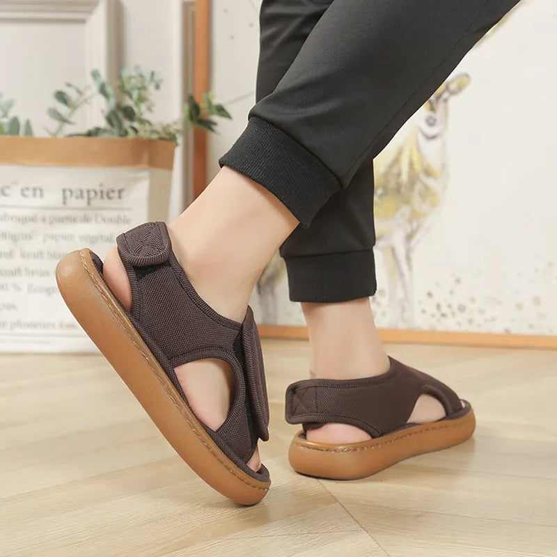 Karena | Sandalias Ajustables Con Velcro y Puntera Abierta