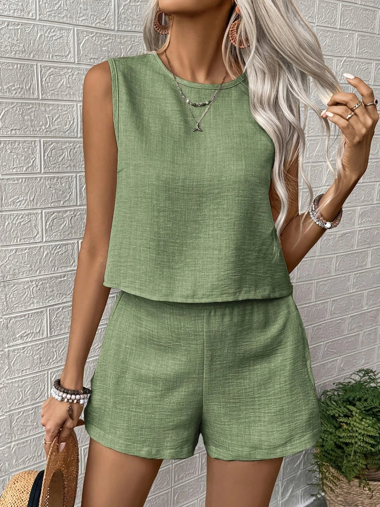 Nella | Conjunto de Dos Piezas con Top Sin Mangas y Shorts