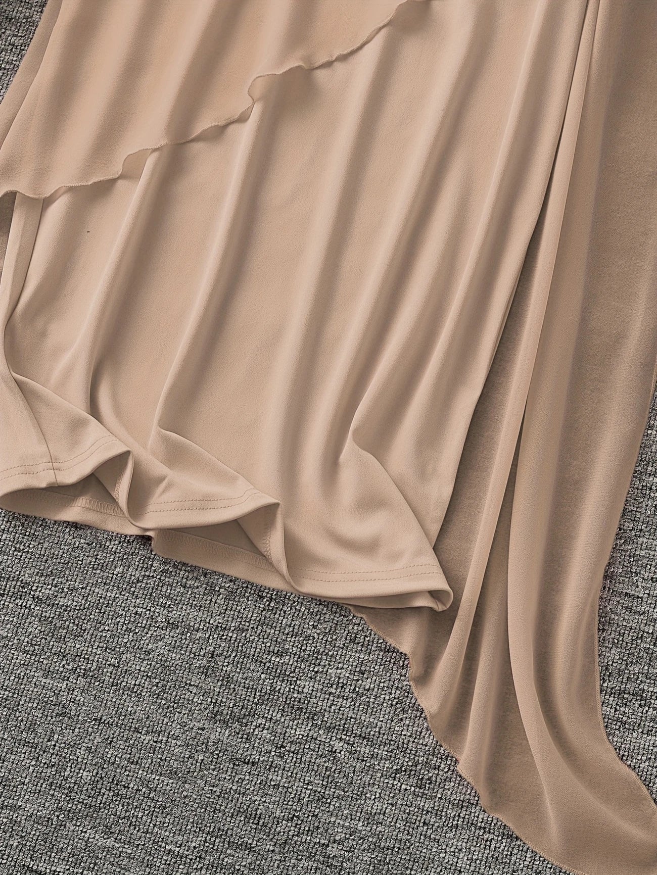 Maren | Vestido Midi Sin Mangas Con Capa