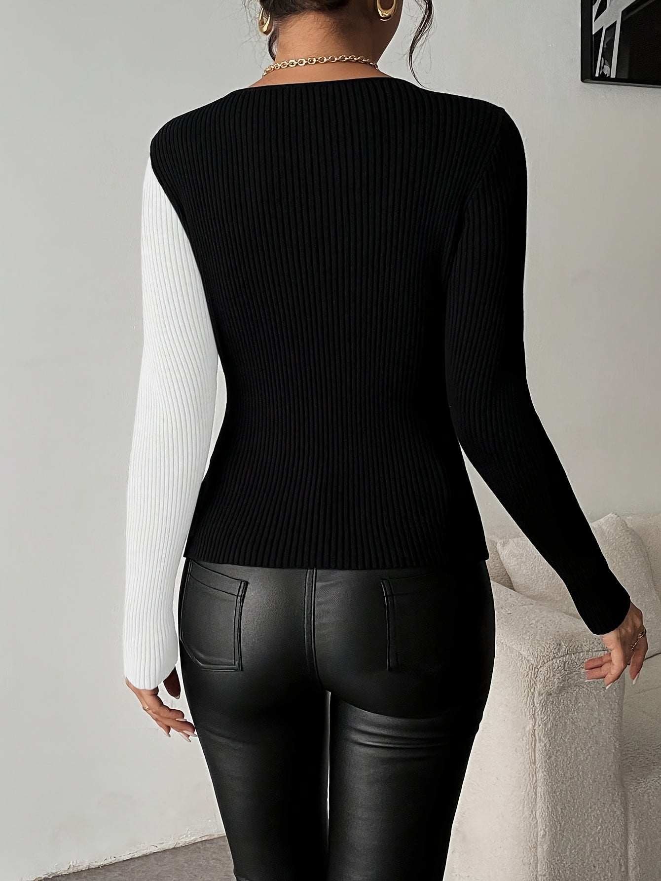 Rachel | Blusa Con Cuello en V y Diseño Cruzado en la Parte Delantera Con Bloques de Color