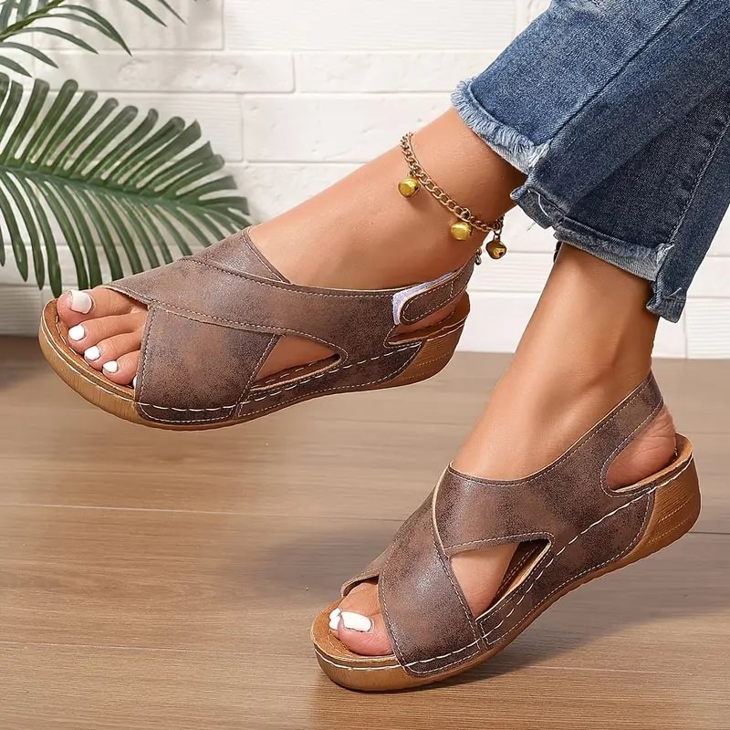 Clarisa | Sandalias De Cuña Con Tiras Cruzadas Y Correa Trasera