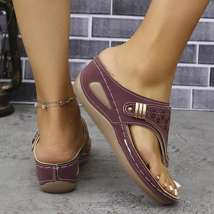 Tiara - Sandalias de Cuña Con Aberturas