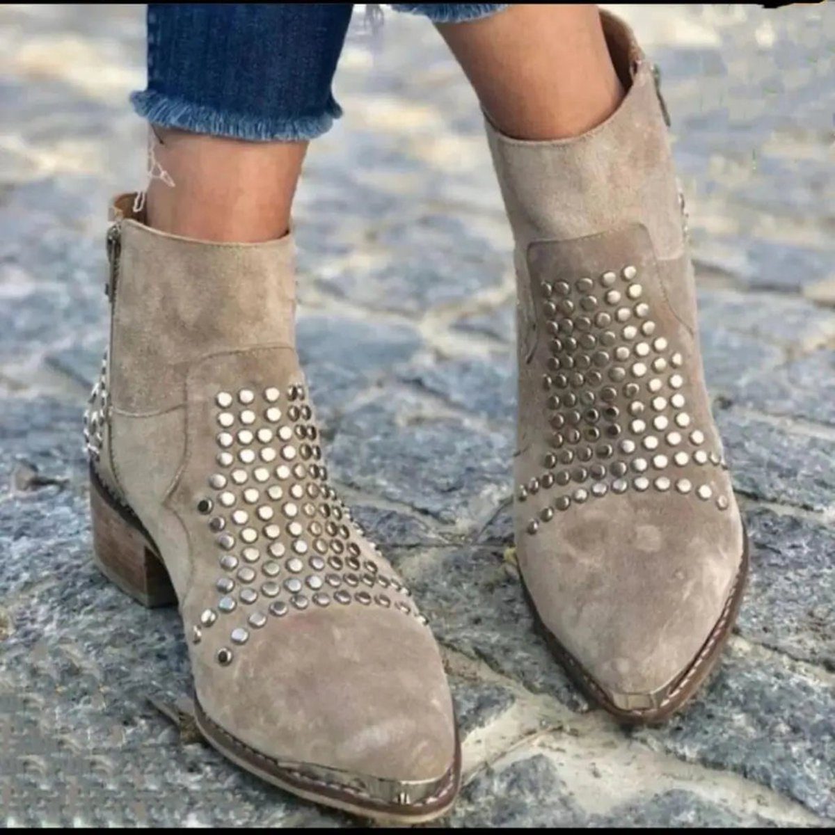 Benedetta | Botas de Tobillo de Ante con Tacón Cuadrado