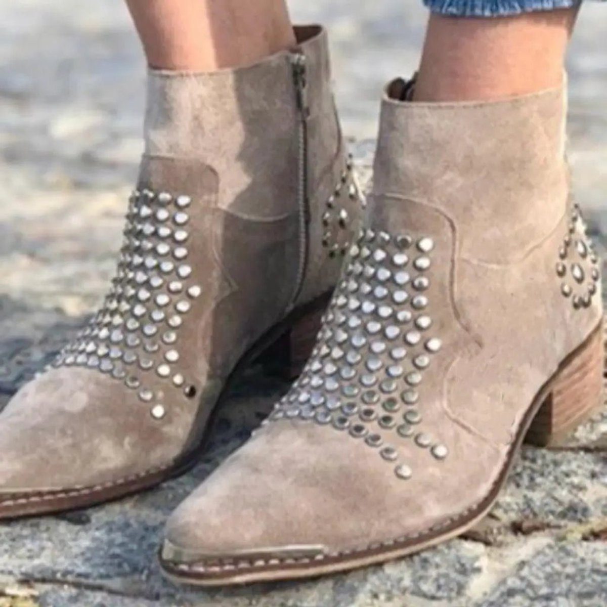 Benedetta | Botas de Tobillo de Ante con Tacón Cuadrado