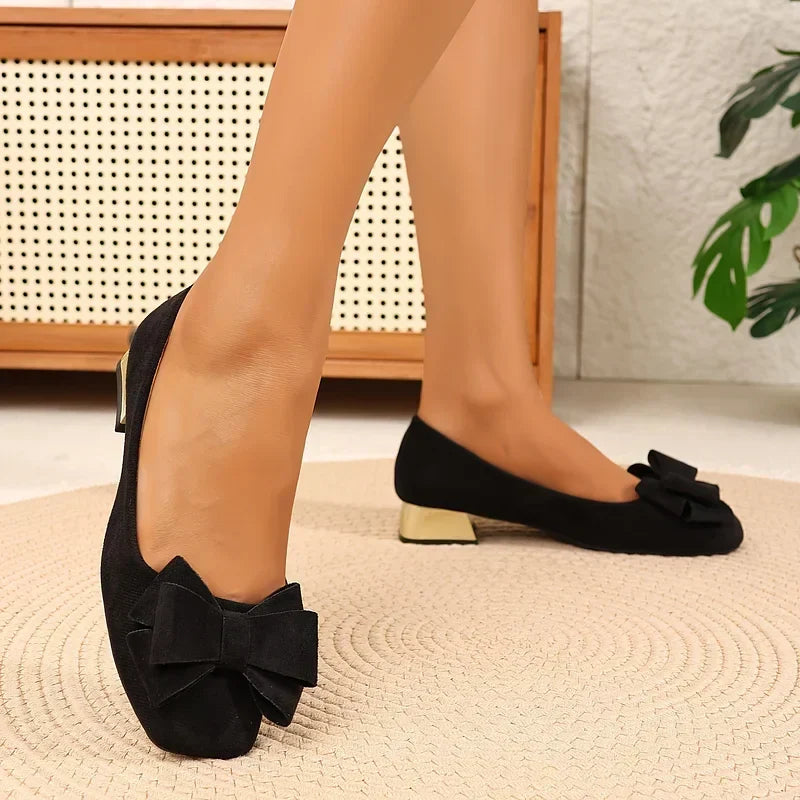 Fiamavetta | Zapatos de tacón bajo con moño elegante