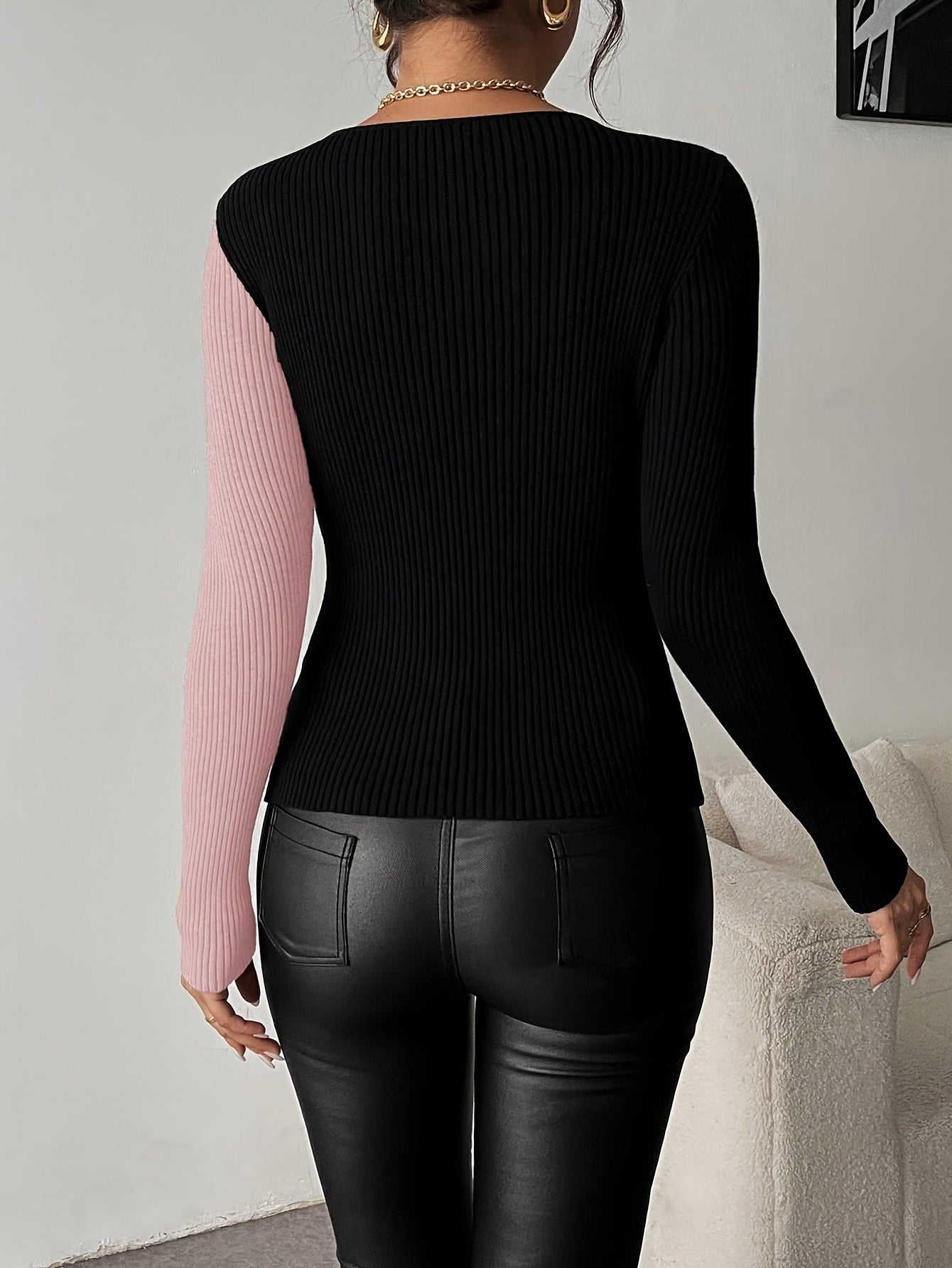 Rachel | Blusa Con Cuello en V y Diseño Cruzado en la Parte Delantera Con Bloques de Color