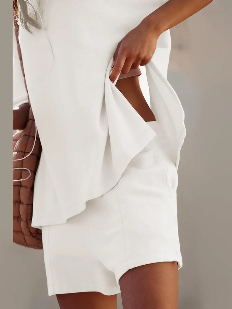 Iselin | Conjunto De Dos Piezas Con Cuello Redondo Y Pantalones Cortos