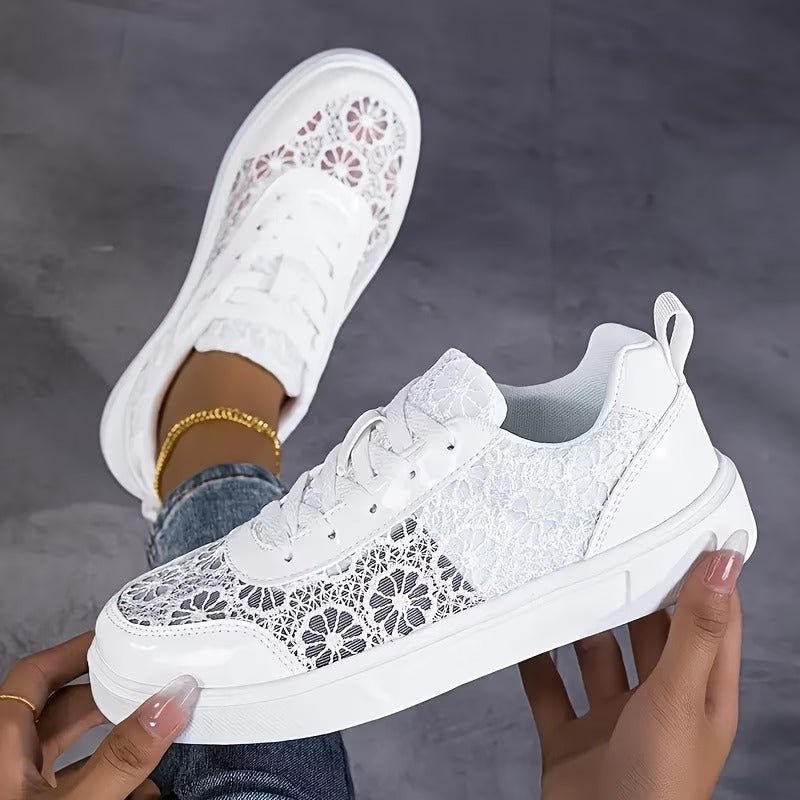 Alessa | Zapatillas Bajas Con Paneles De Encaje